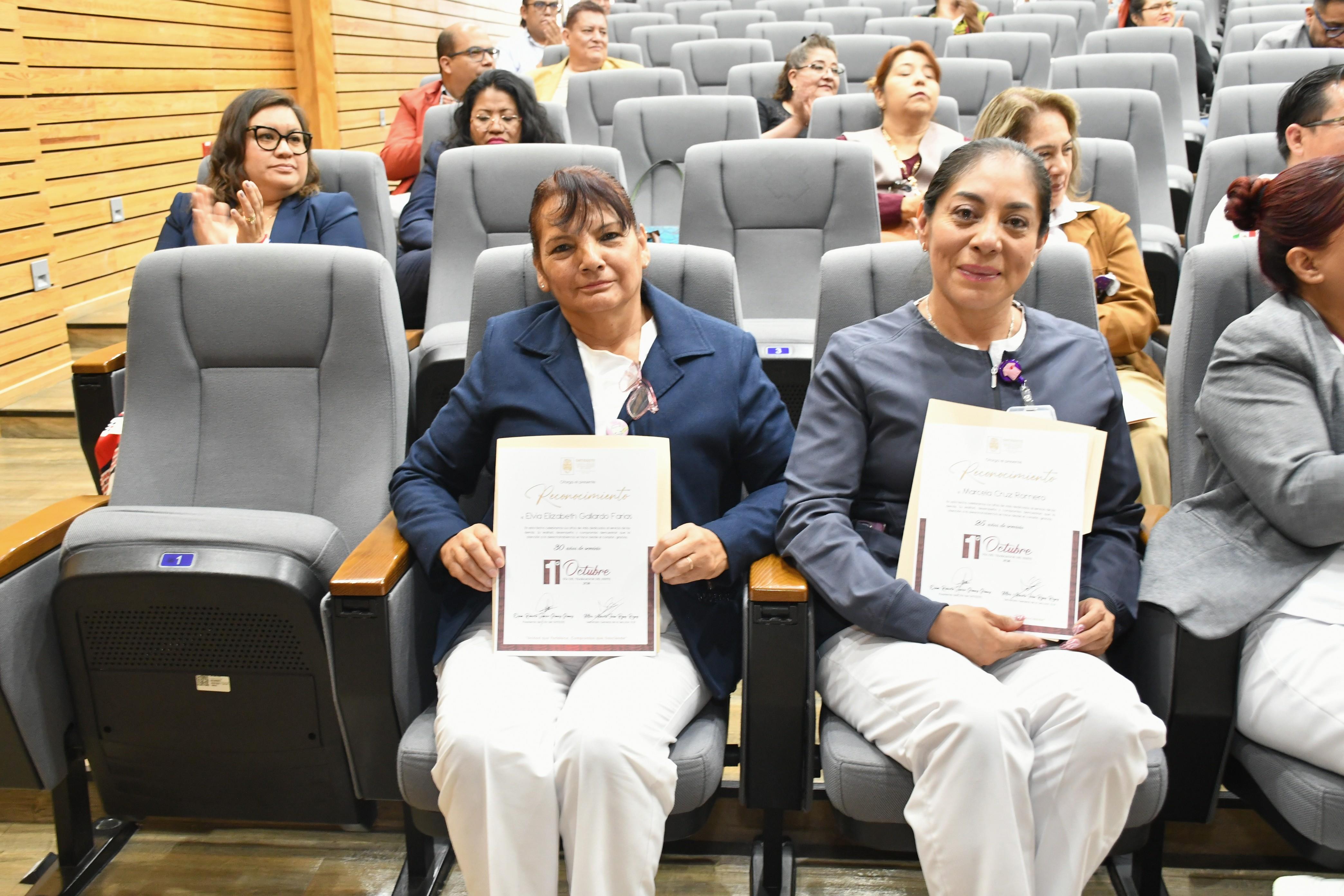 Entrega de Reconocimientos por Años de Servicio en el HG "Dra. Matilde Petra Montoya Lafragua" 
